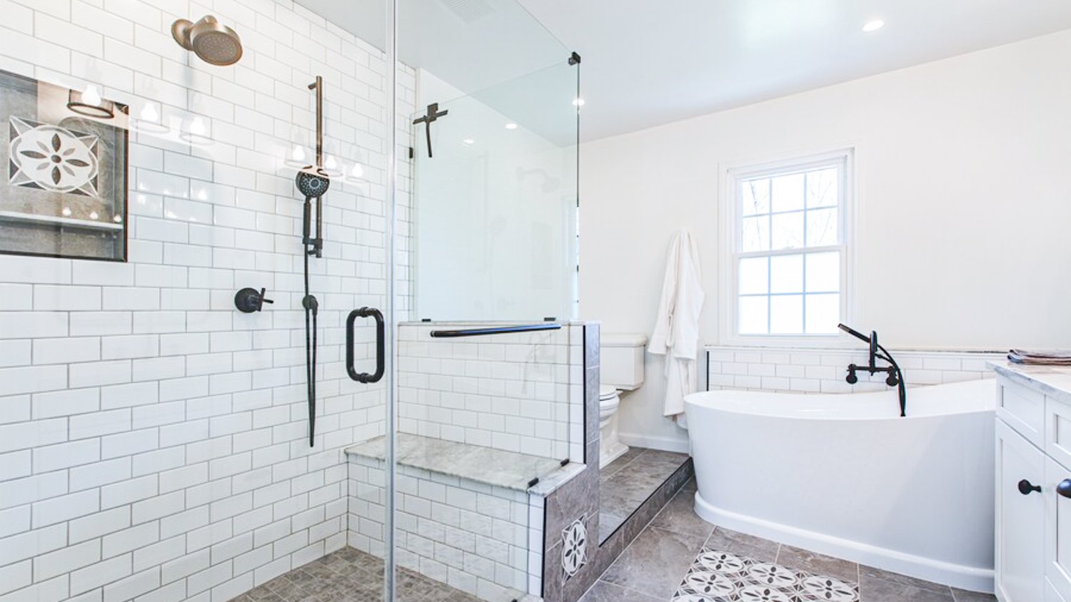 Modern with bathroom with shower and bathtub